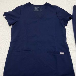 Figs Casma™ Three-Pocket Scrub Top - Navy